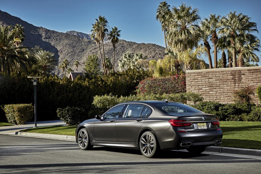  BMW M760i xDrive 2017 года  (NA) (фото 51 из 154)